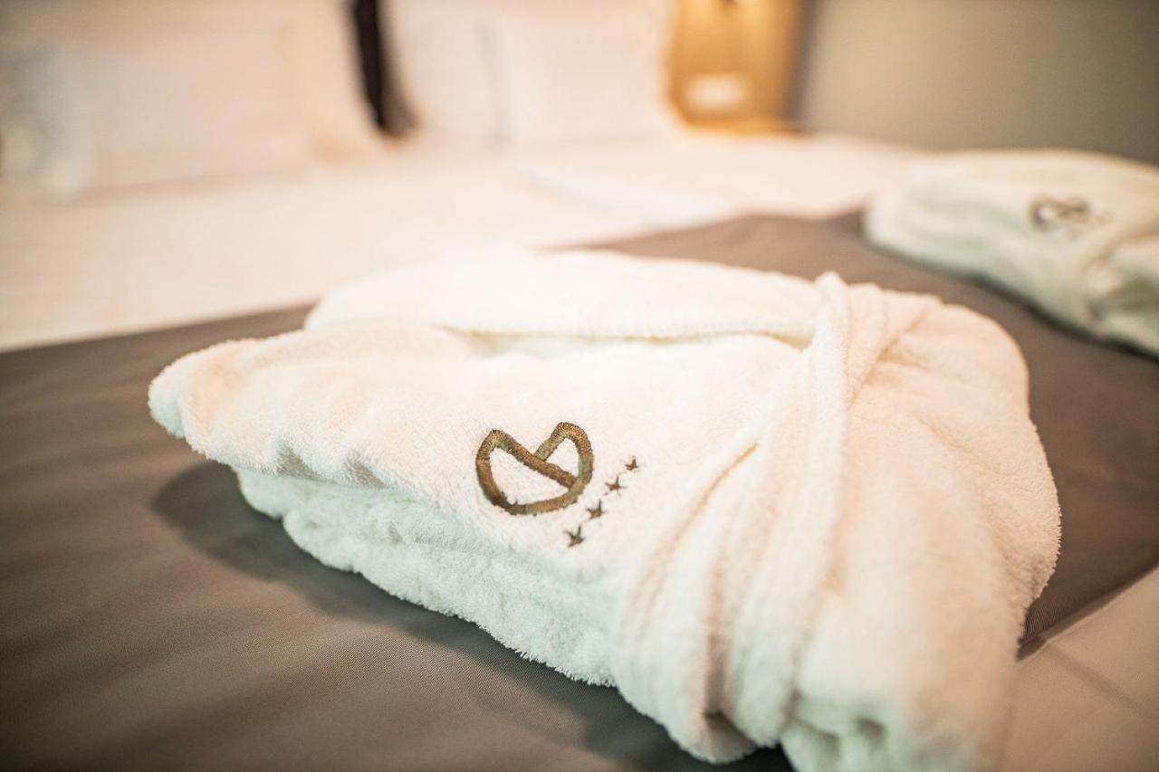 Garden Hotel Wellness Es Konferencia ソルノク エクステリア 写真