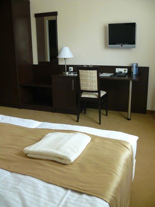 Garden Hotel Wellness Es Konferencia ソルノク エクステリア 写真
